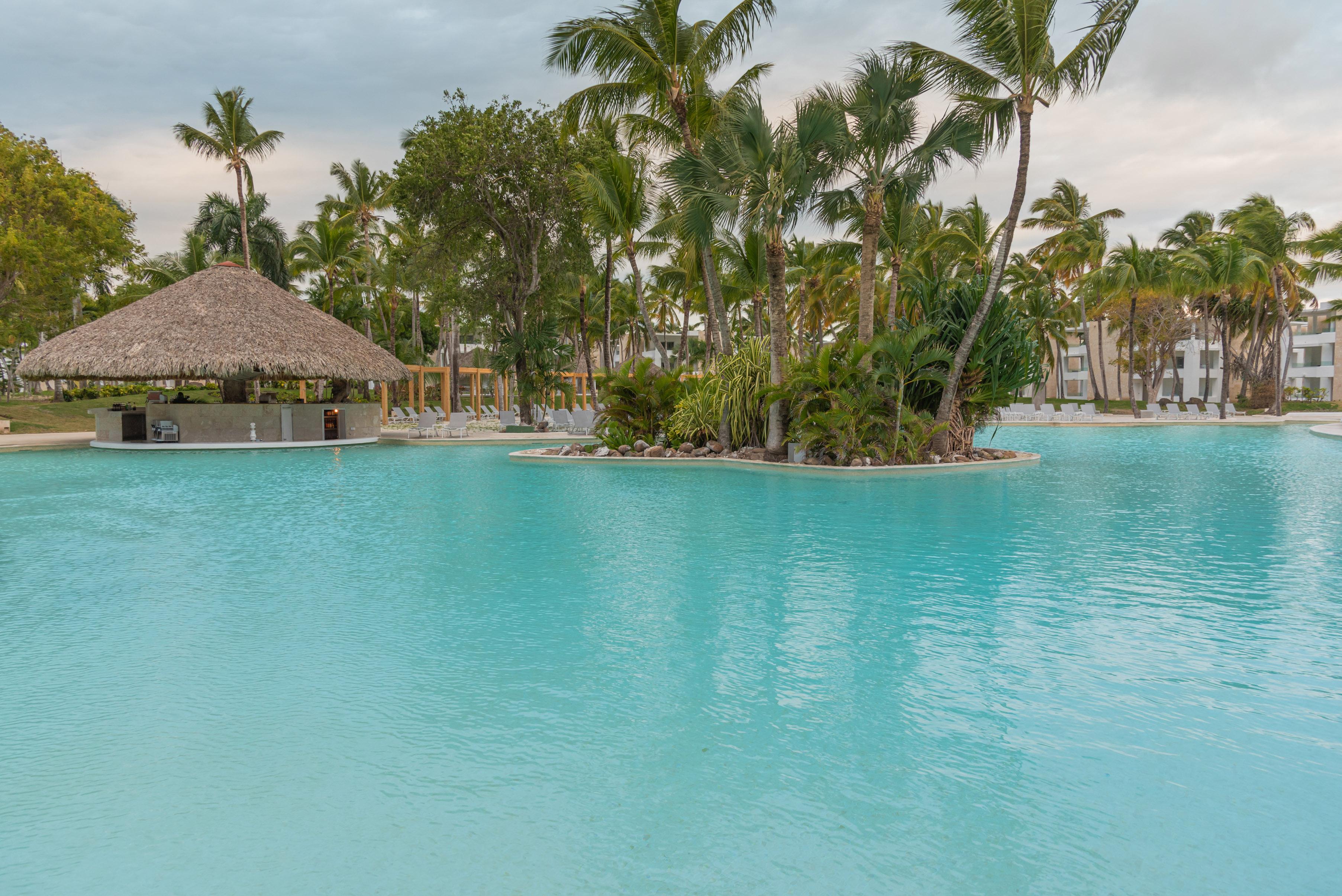 Grand Bavaro Princess (Adults Only) Exterior photo The swimming pool at the resort