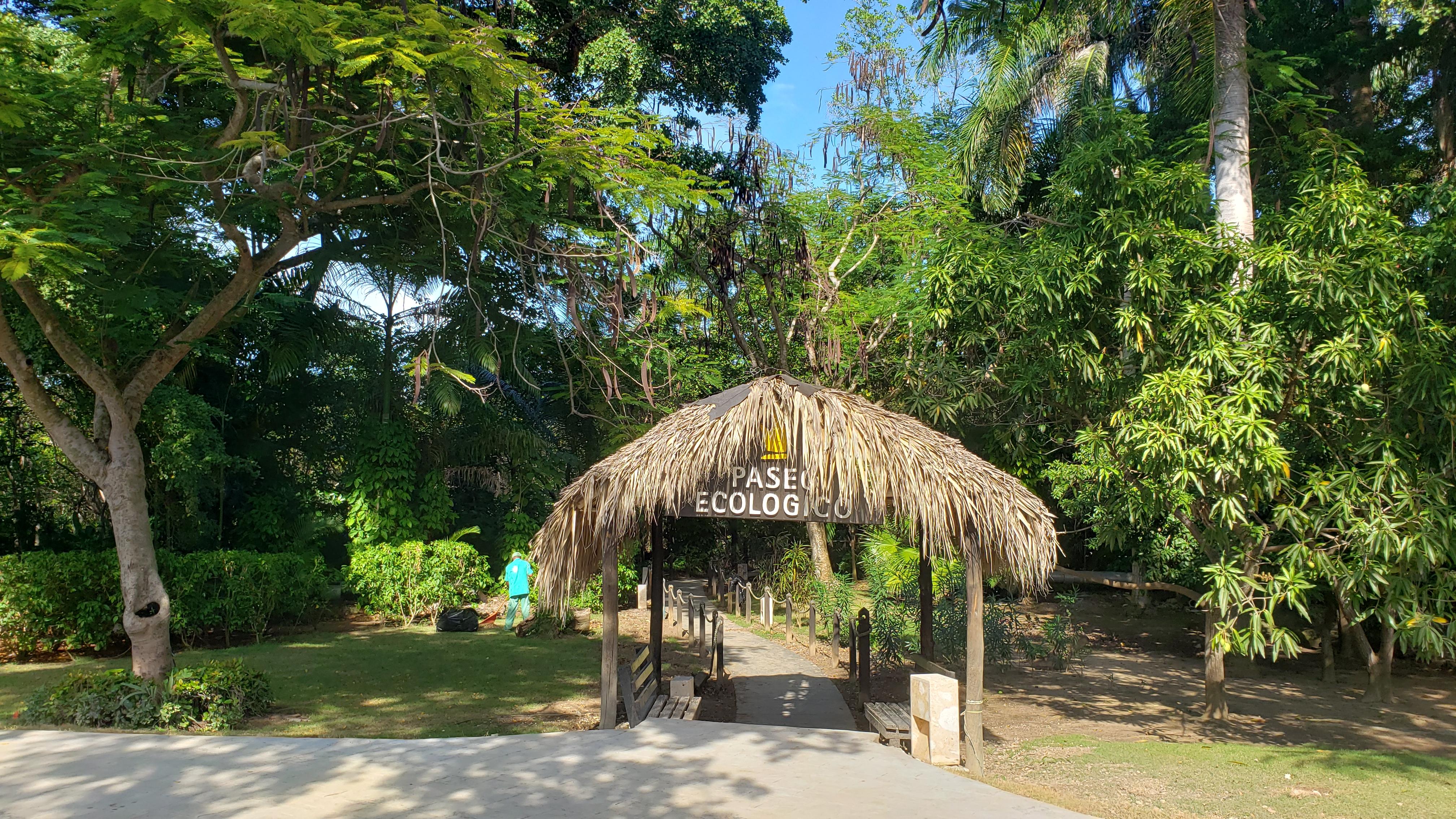 Grand Bavaro Princess (Adults Only) Hotel Exterior photo Entrance to the park