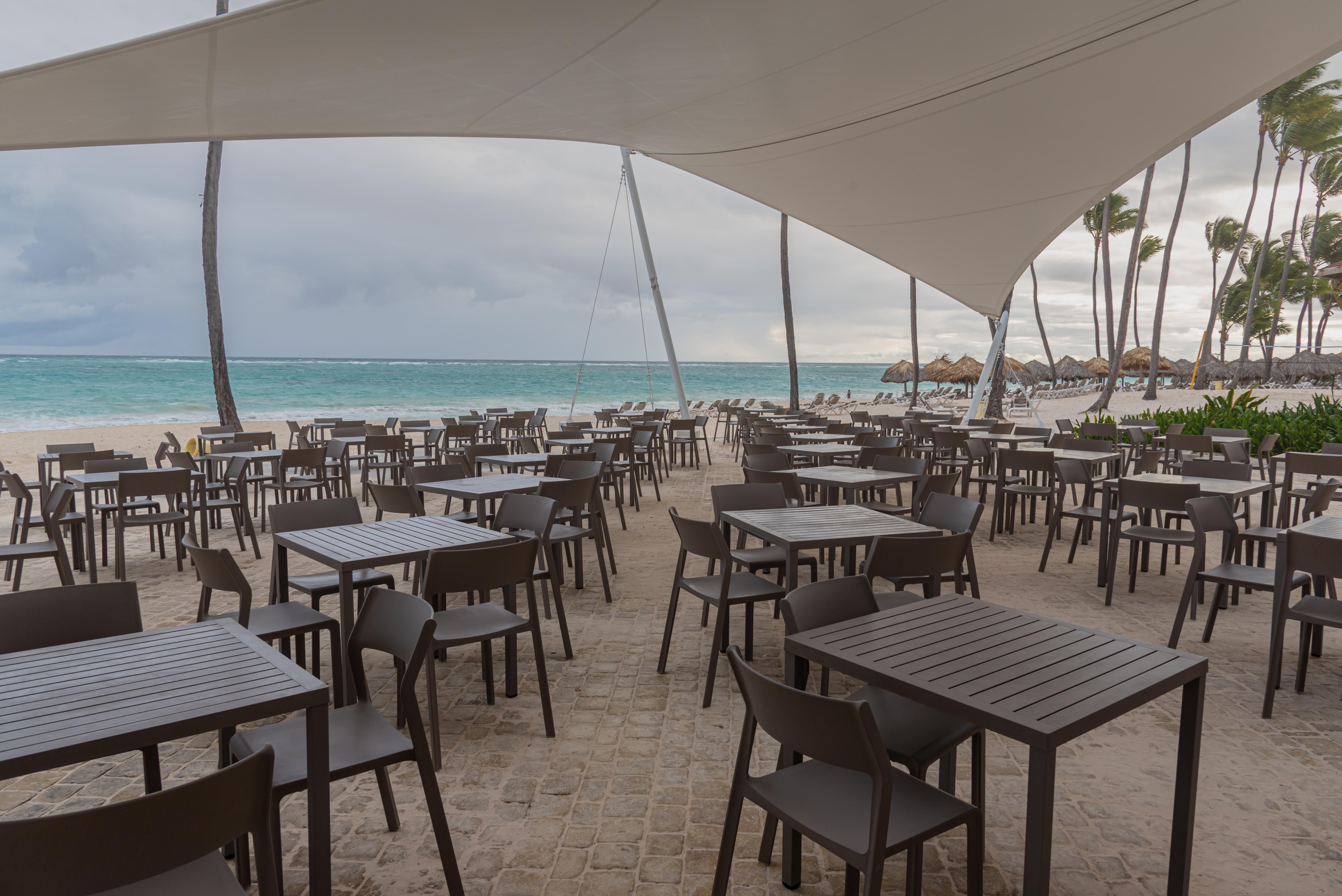 Grand Bavaro Princess (Adults Only) Exterior photo Beachfront restaurant