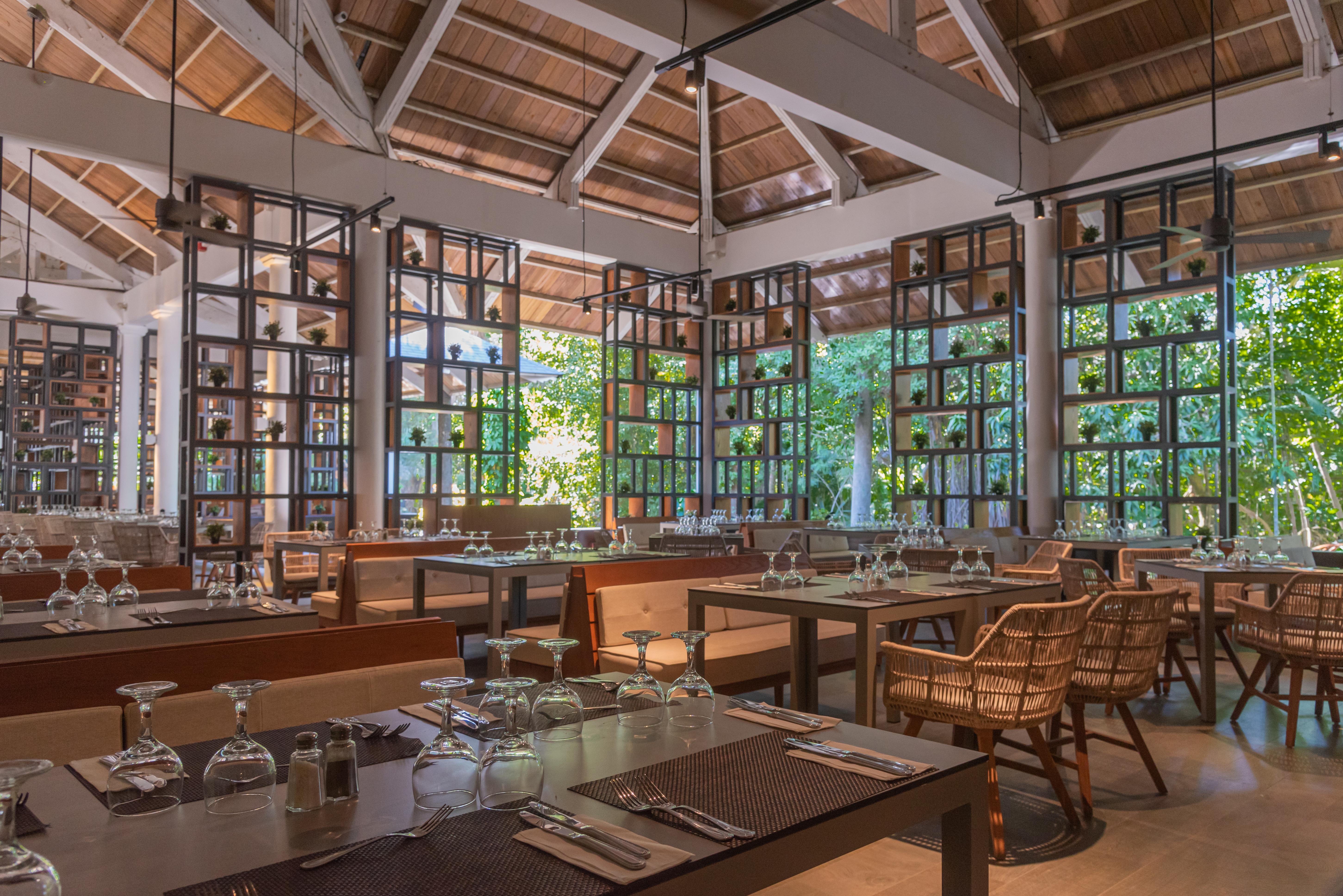 Grand Bavaro Princess (Adults Only) Exterior photo The restaurant at the resort